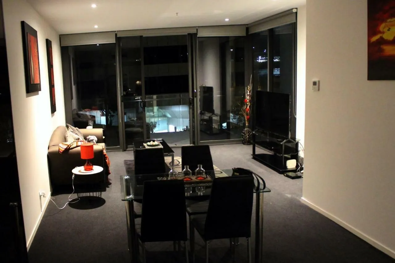 Perfectly Located Modern Apartment - Canberra Cbd 0*,