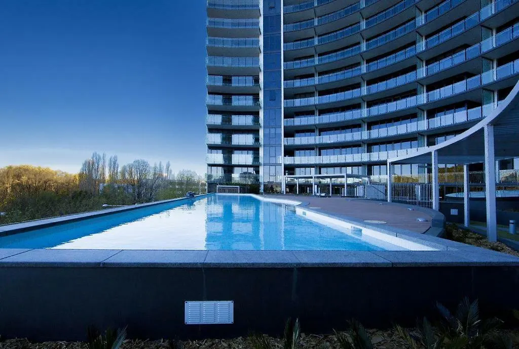 Perfectly Located Modern Apartment - Canberra Cbd Australia