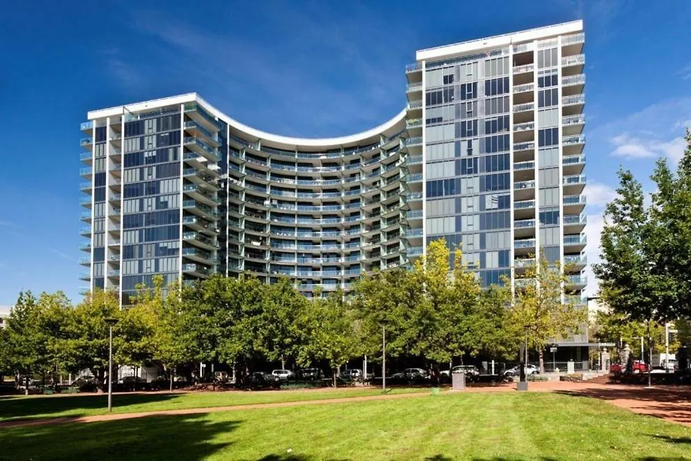 Perfectly Located Modern Apartment - Canberra Cbd
