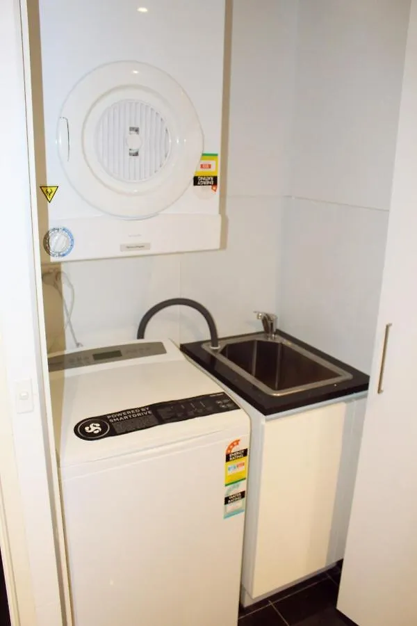 Perfectly Located Modern Apartment - Canberra Cbd