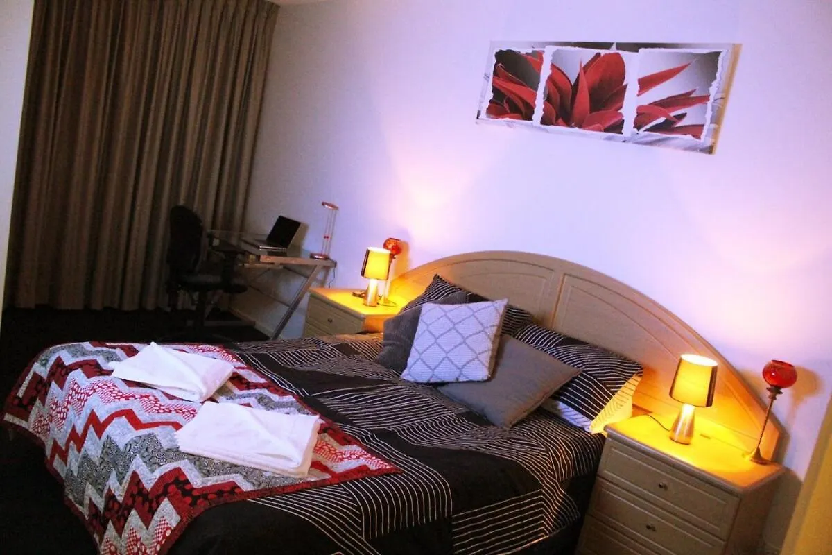 Perfectly Located Modern Apartment - Canberra Cbd